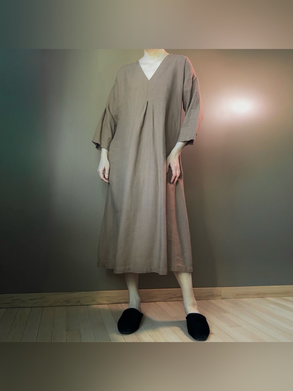 Women's V-Neck Brown Linen Midi Dress - Picture 6 of 9